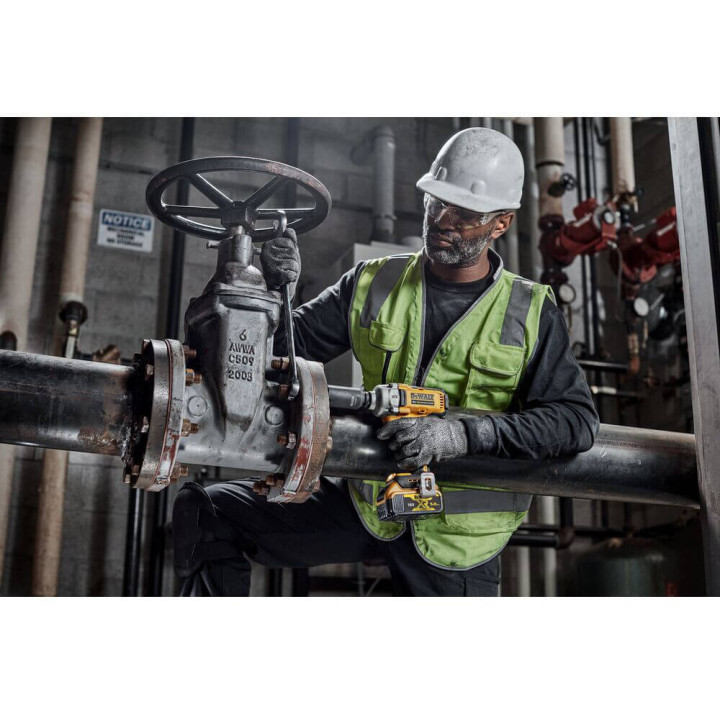 Гайкокрут ударний акумуляторний безщітковий DeWALT DCF892NT