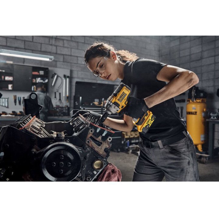 Гайкокрут ударний акумуляторний безщітковий DeWALT DCF892NT