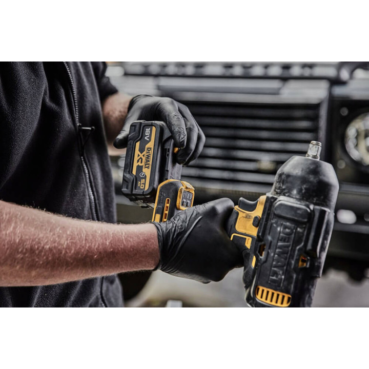 Гайкокрут ударний акумуляторний безщітковий DeWALT DCF900P2G
