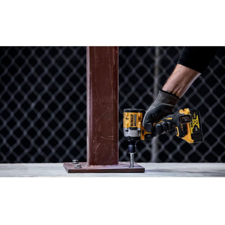 Гайкокрут ударний акумуляторний безщітковий DeWALT DCF922NT