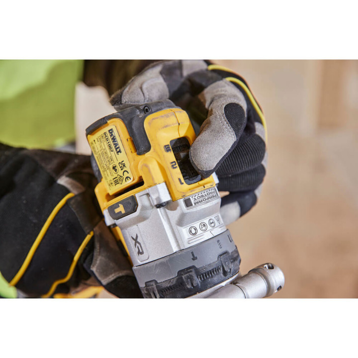 Дриль-шурупокрут акумуляторний безщітковий ударний DeWALT DCD1007NT