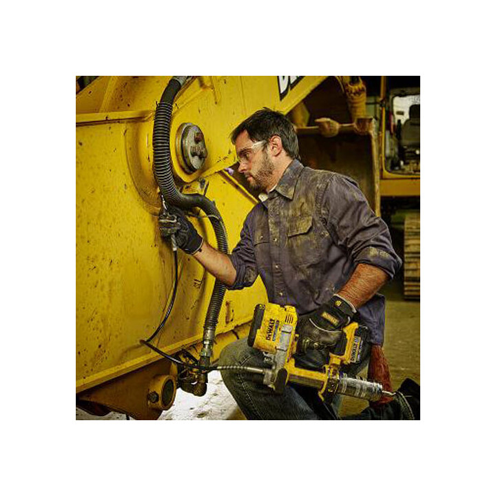 Пістолет маcляний акумуляторний DeWALT DCGG571M1