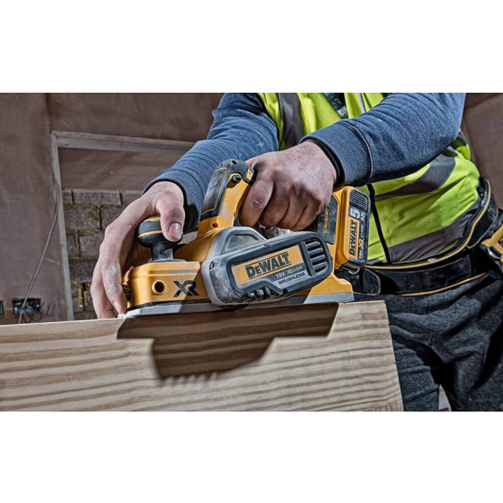 Рубанок акумуляторний безщітковий DeWALT DCP580N