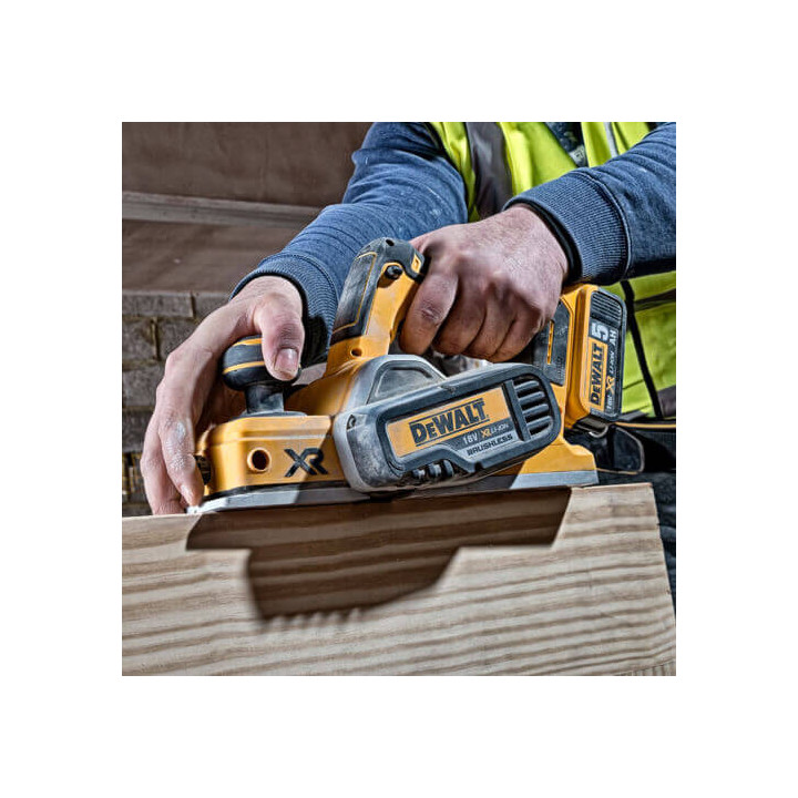 Рубанок акумуляторний безщітковий DeWALT DCP580P2