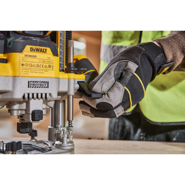 Фрезер акумуляторний безщітковий DeWALT DCW620NT