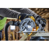 Пила дискова акумуляторна DeWALT DCS570N