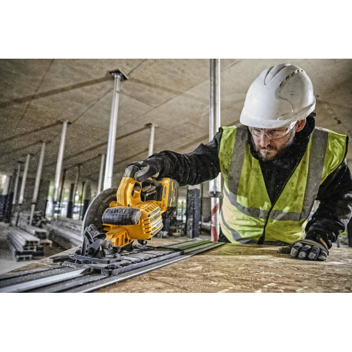 Пила дискова акумуляторна DeWALT DCS579NT