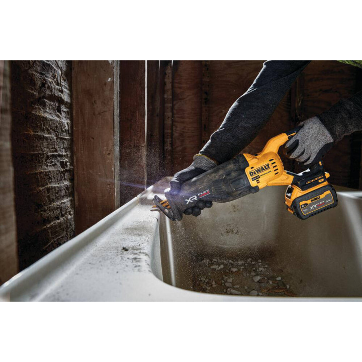 Пила шабельна акумуляторна DeWALT DCS386NT