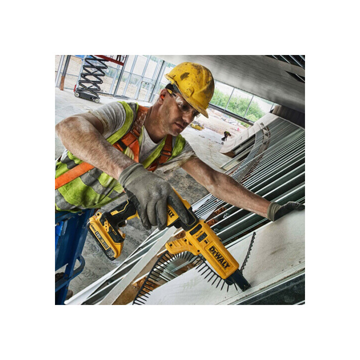 Шурупокрут акумуляторний безщітковий DeWALT DCF620P2K