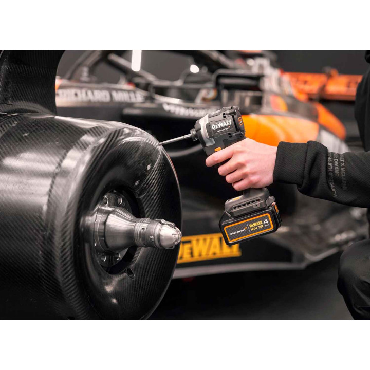 Шурупокрут ударний McLaren F1 TEAM LIMITED EDITION DeWALT DCF85MM2T