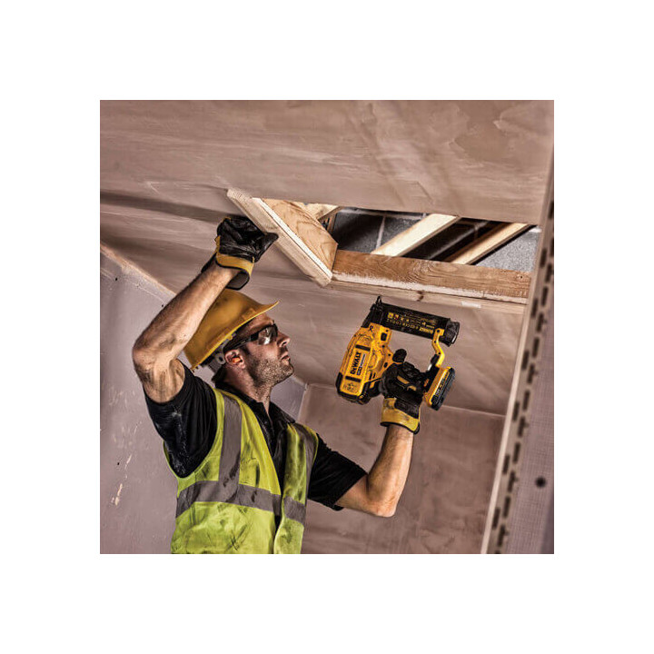Пістолет цвяхозабивний акумуляторний безщітковий DeWALT DCN680D2