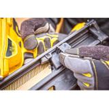 Пістолет цвяхозабивний акумуляторний безщітковий DeWALT DCN930N