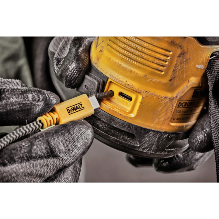Колонка портативна акумуляторна DeWALT DCR009