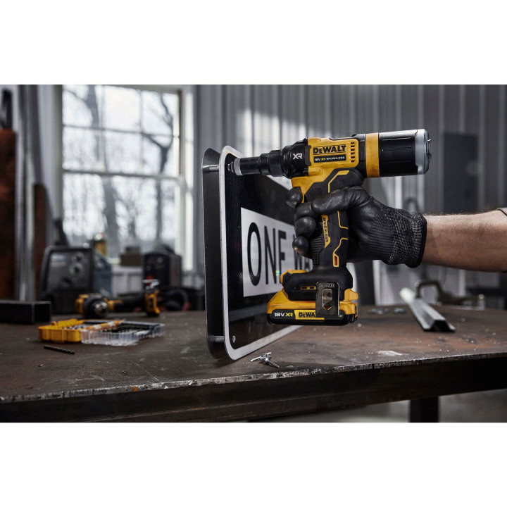Заклепник акумуляторний безщітковий DeWALT DCF403NT