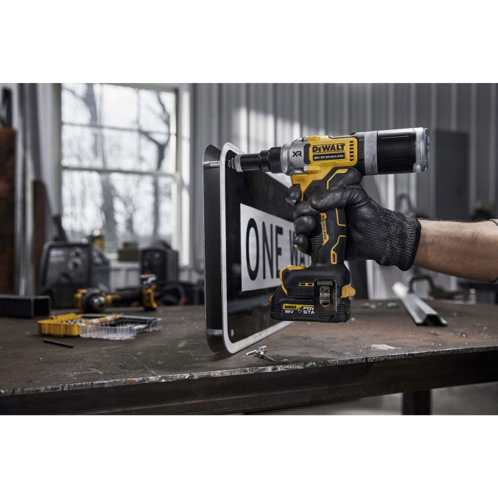Заклепник акумуляторний безщітковий DeWALT DCF414NT